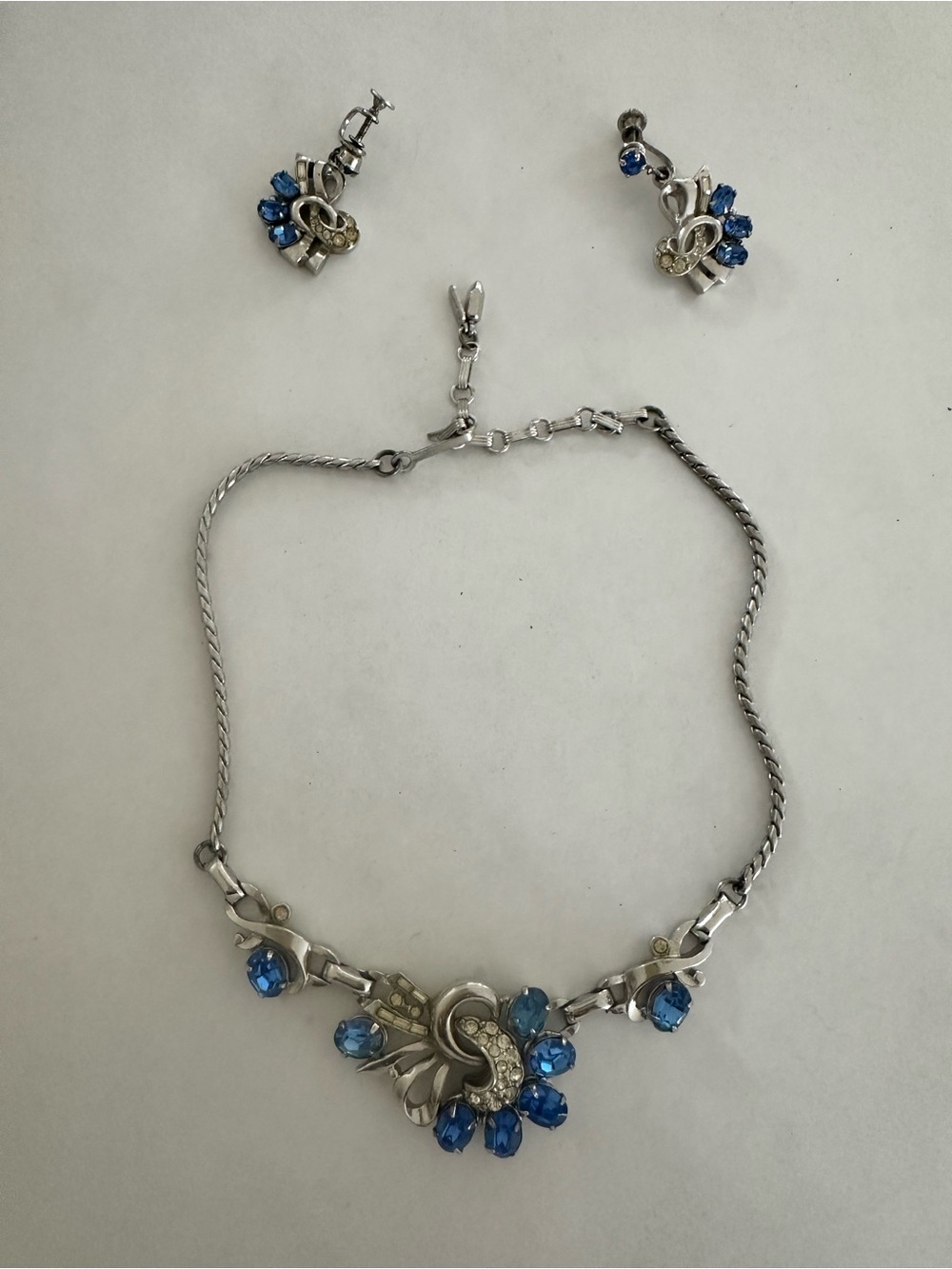 Vintage necklace set with clip on earring